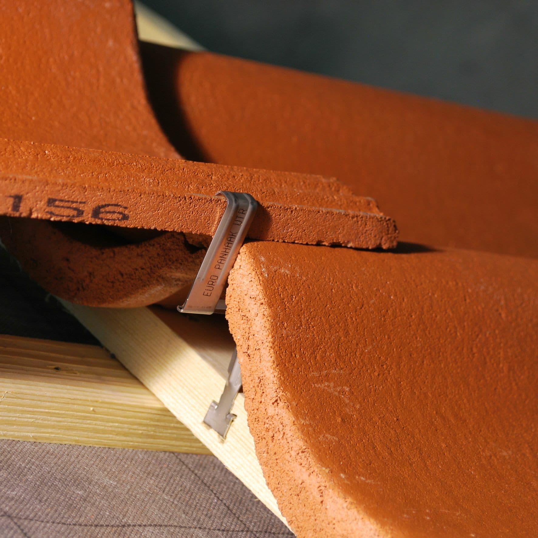 Product afbeelding voor Monier Euro-Panhaak Brugse 250st