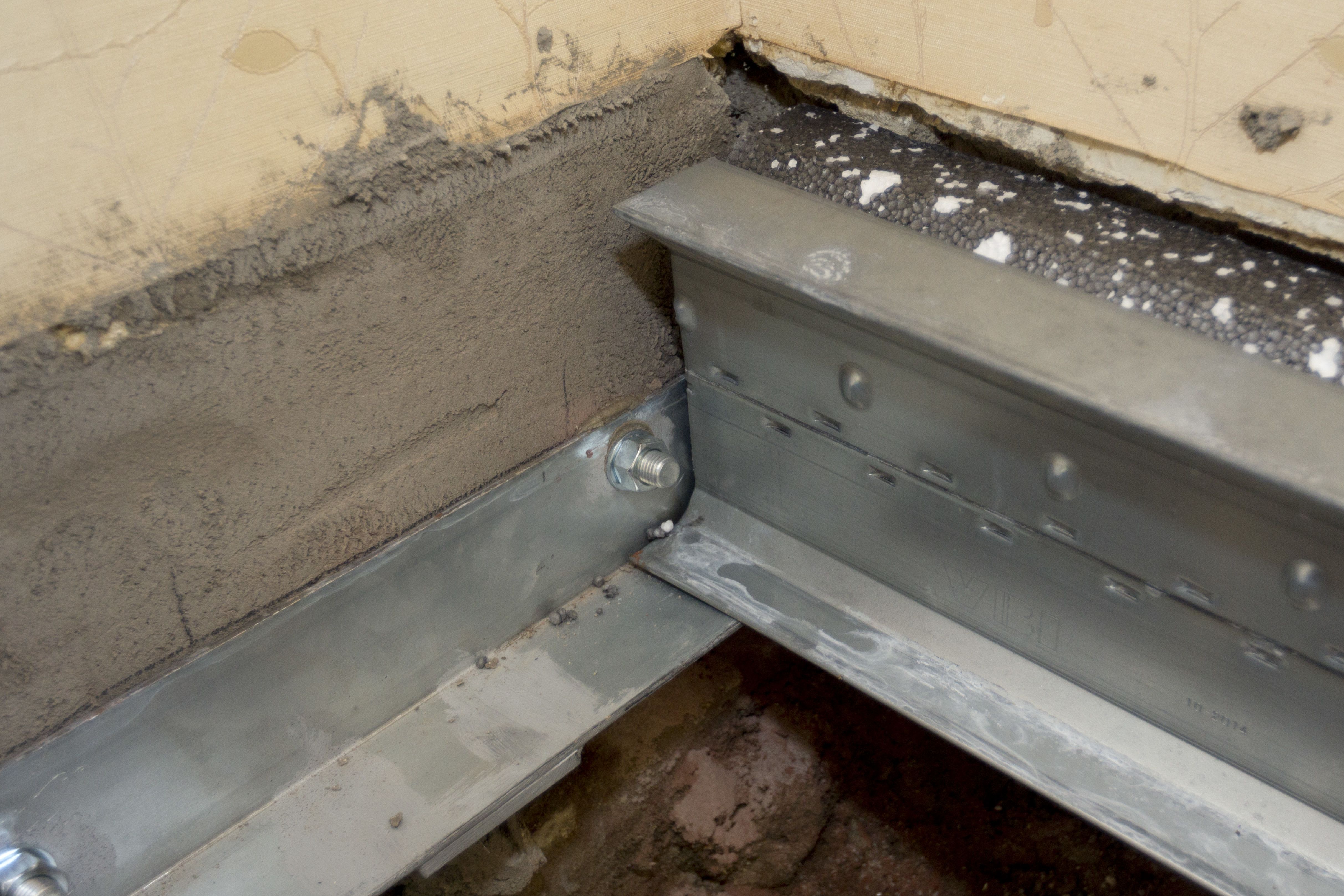 VBI Hoeklijn 80x80x4 Thermisch Verzinkt 240cm Met Slobgat Voor Droge Renovatievloer