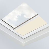 Fakro Verduisterend Rolgordijn Platdak ARF/D II 03K 70x70cm Solar Elektrisch Kleur Gebroken Wit (053)