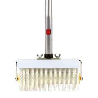 Product afbeelding voor Super Prof Ontluchtingsroller 500mm Stekellengte 31mm Met Beugel En Spatkap